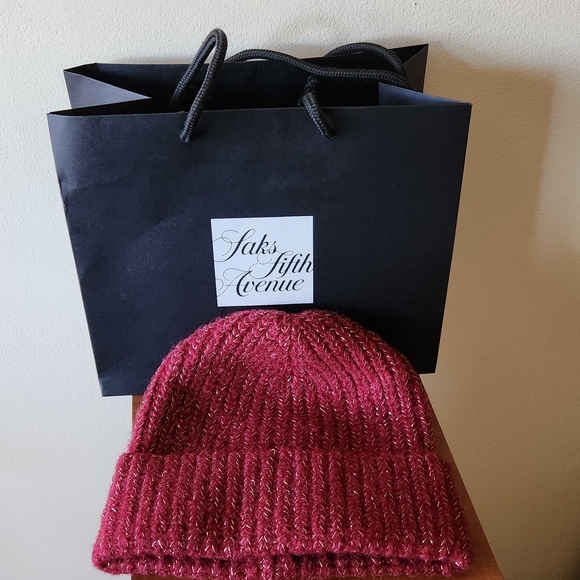 Saks Fifth Avenue Berry Red Knit Hat with Gold Lurex Metallic Thread very Soft - Picture 4 of 13